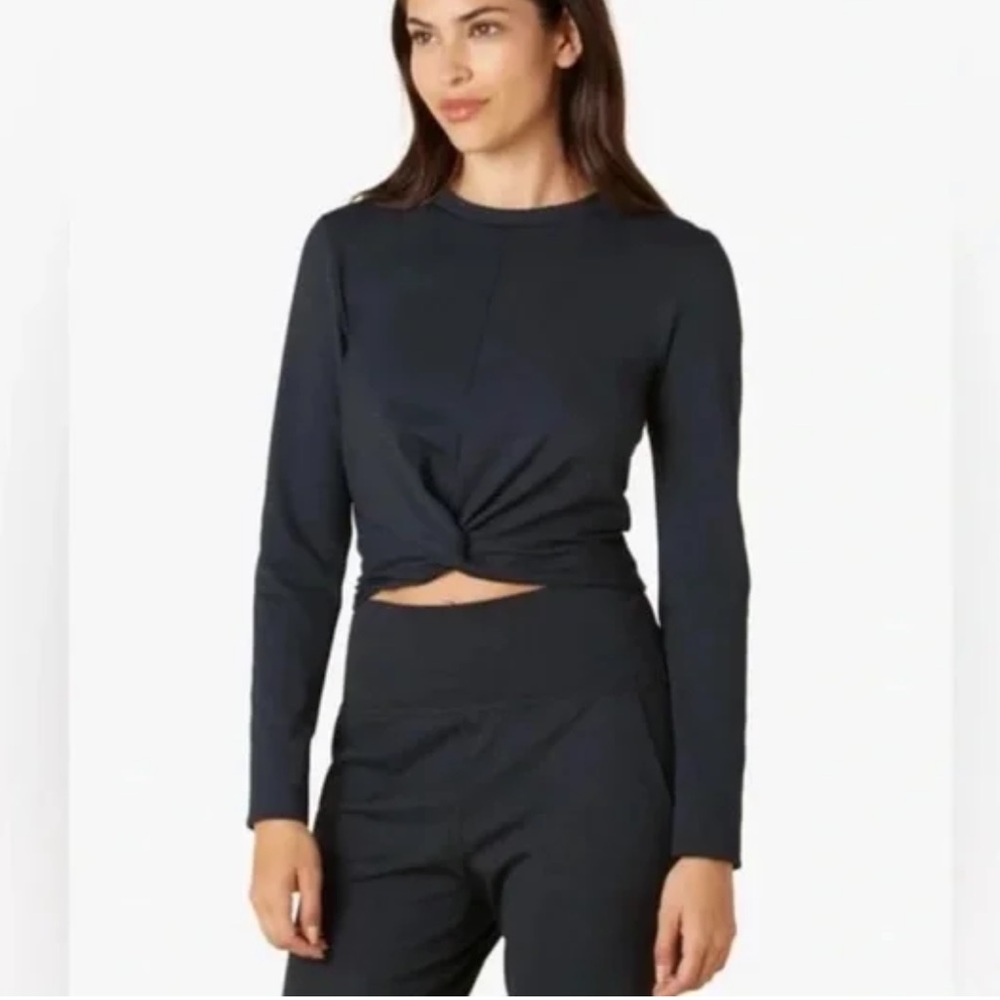 Beyond Yoga Heather Rib Groove Long Sleeve Twist Cropped Top Black Heather